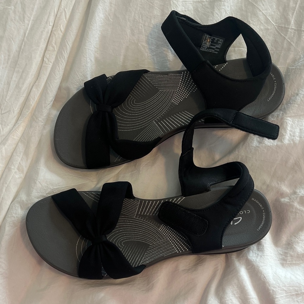 Clark’s Cloudsteppers. Size 9.5 like new.